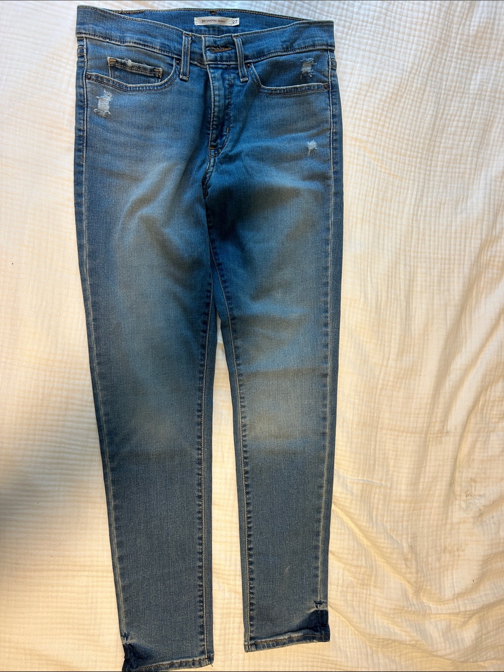 Levi's Women's Skinny Jeans in Faded Blue Wash